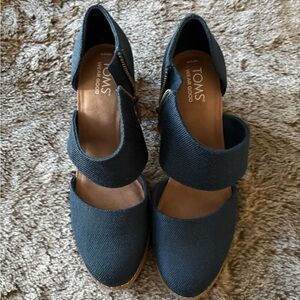 TOMS Women's Navy Dress Shoe
